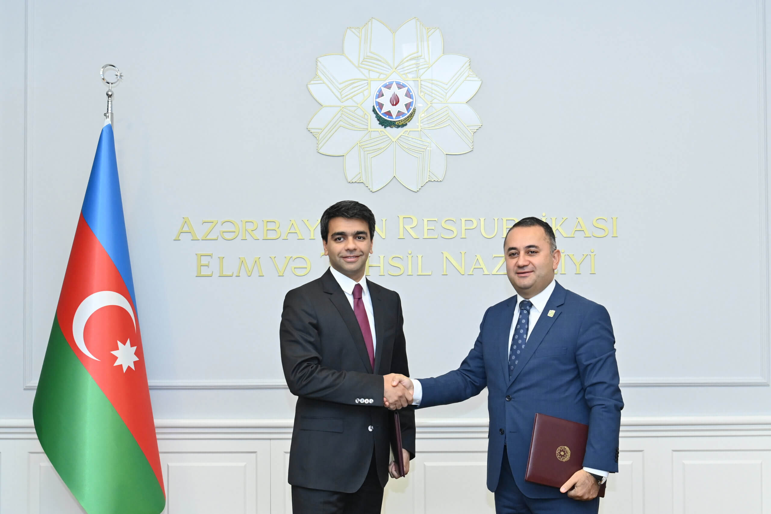 “NEQSOL Holding” və Təhsilin İnkişafı Fondu tələbə qızlar üçün təqaüd proqramı elan edir