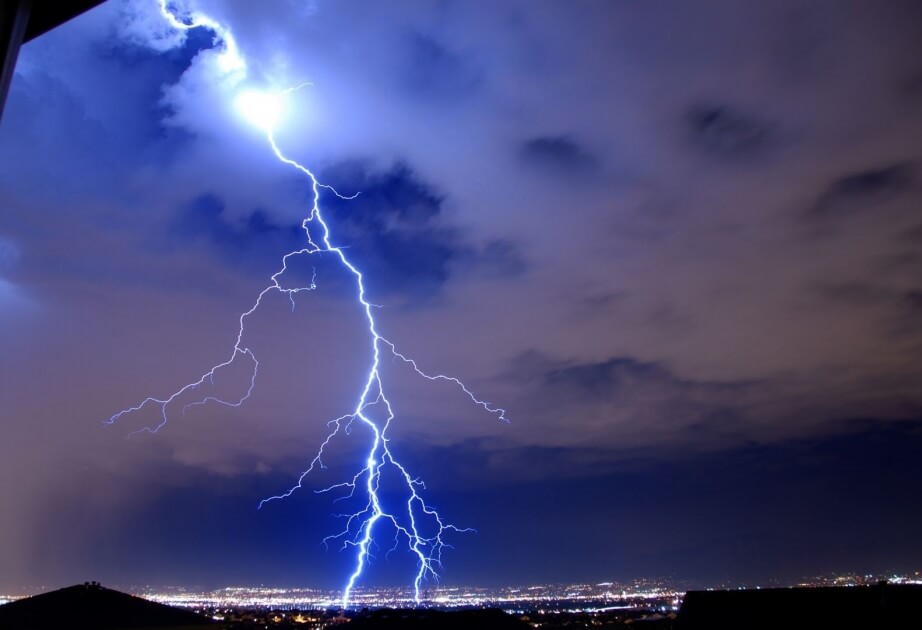 Elmdə bir ilk: İldırımın istiqamətini dəyişə bildilər