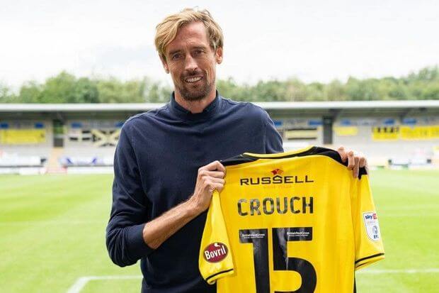 Məhşur futbolçu 42 yaşında yenidən futbola qayıdıb