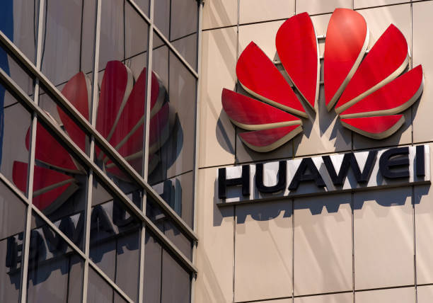 "Huawei" investisiyalara 130 milyard dollar xərcləyib