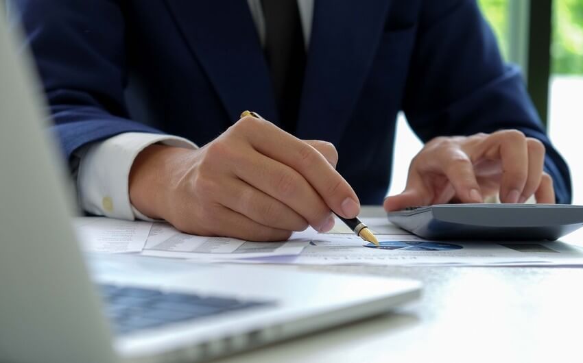 İcmal büdcədə 11 milyard manat profisit yaranıb