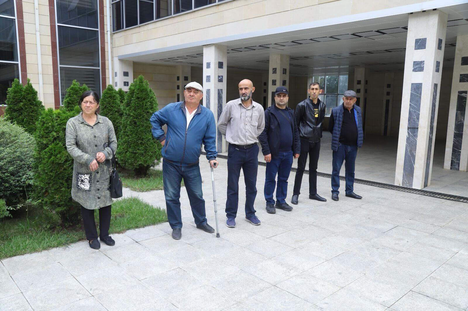 Şəhid anasının müraciəti evində dinlənildi - “Açıq mikrofon” aksiyası