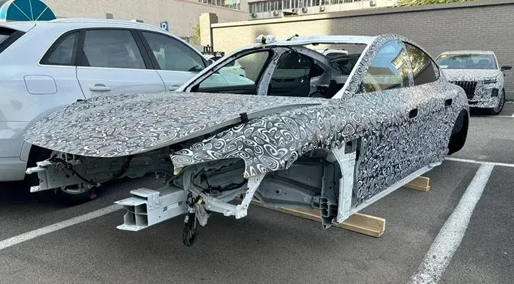 “Xiaomi”nin elektromobilinin yeni fotoları ortaya çıxıb