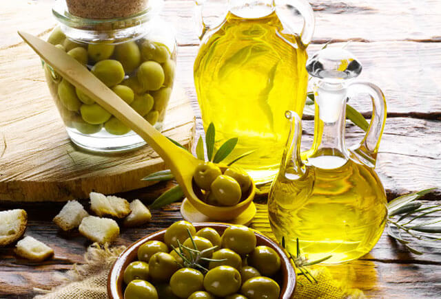 Türkiyədən Azərbaycana 2 milyon dollarlıq zeytun və zeytun yağı gətirilib