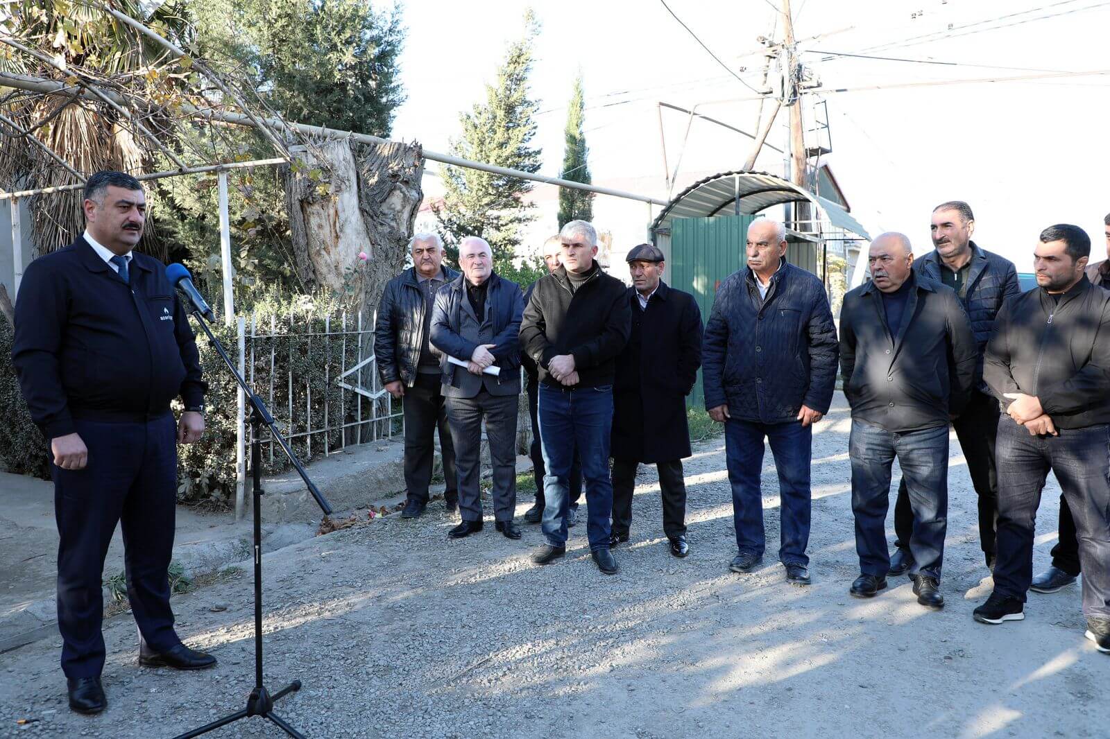 Razı olan, narazı qalan sahibkarlar "Açıq mikrofon"da