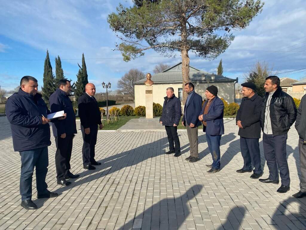 Həftənin ilk "Açıq mikrofon"u Salmanbəyli kəndində baş tutdu