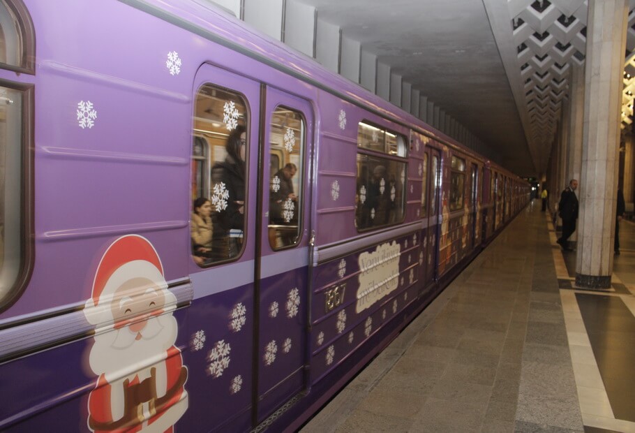 Metropoliten xətlərinə bayram ovqatlı qatar buraxılıb