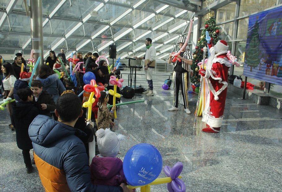 Retro vaqonlar, Şaxta baba, Qar qız: Metroda bayram olacaq