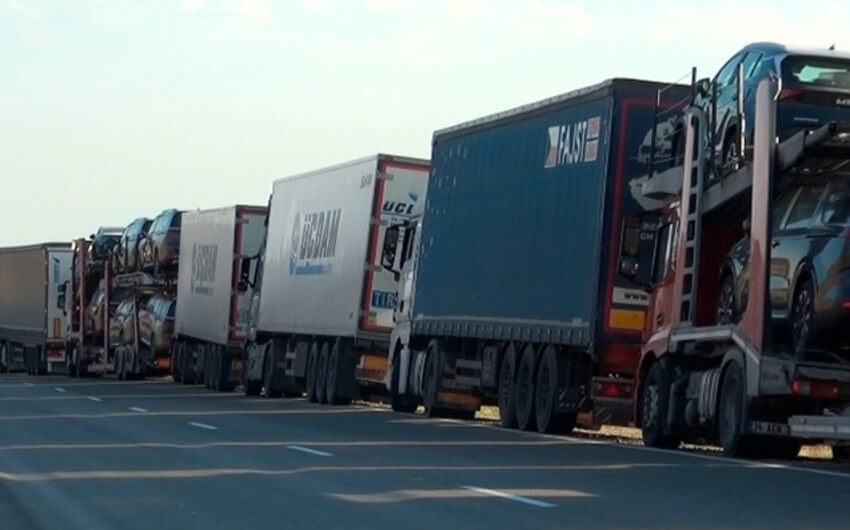 "Qırmızı Körpü” gömrük postunda 60 yük maşını gözləyir