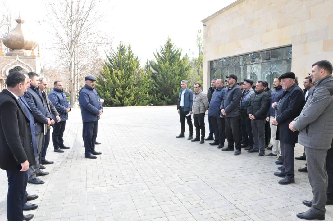 Şabranda sahibkarlarla yanaşı, sakinlər də "Səyyar qəbul otağı"na üz tutdular