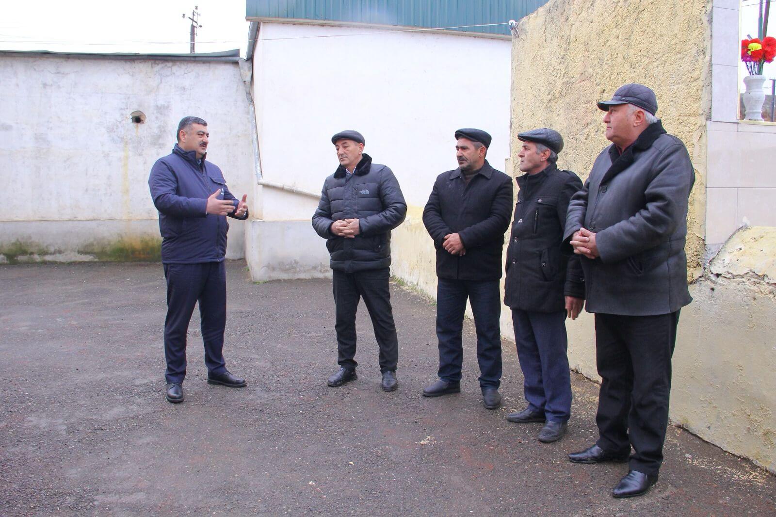 Aşağı Quşçu kənd sakinlərinin müraciətləri "Açıq mikrofon"da