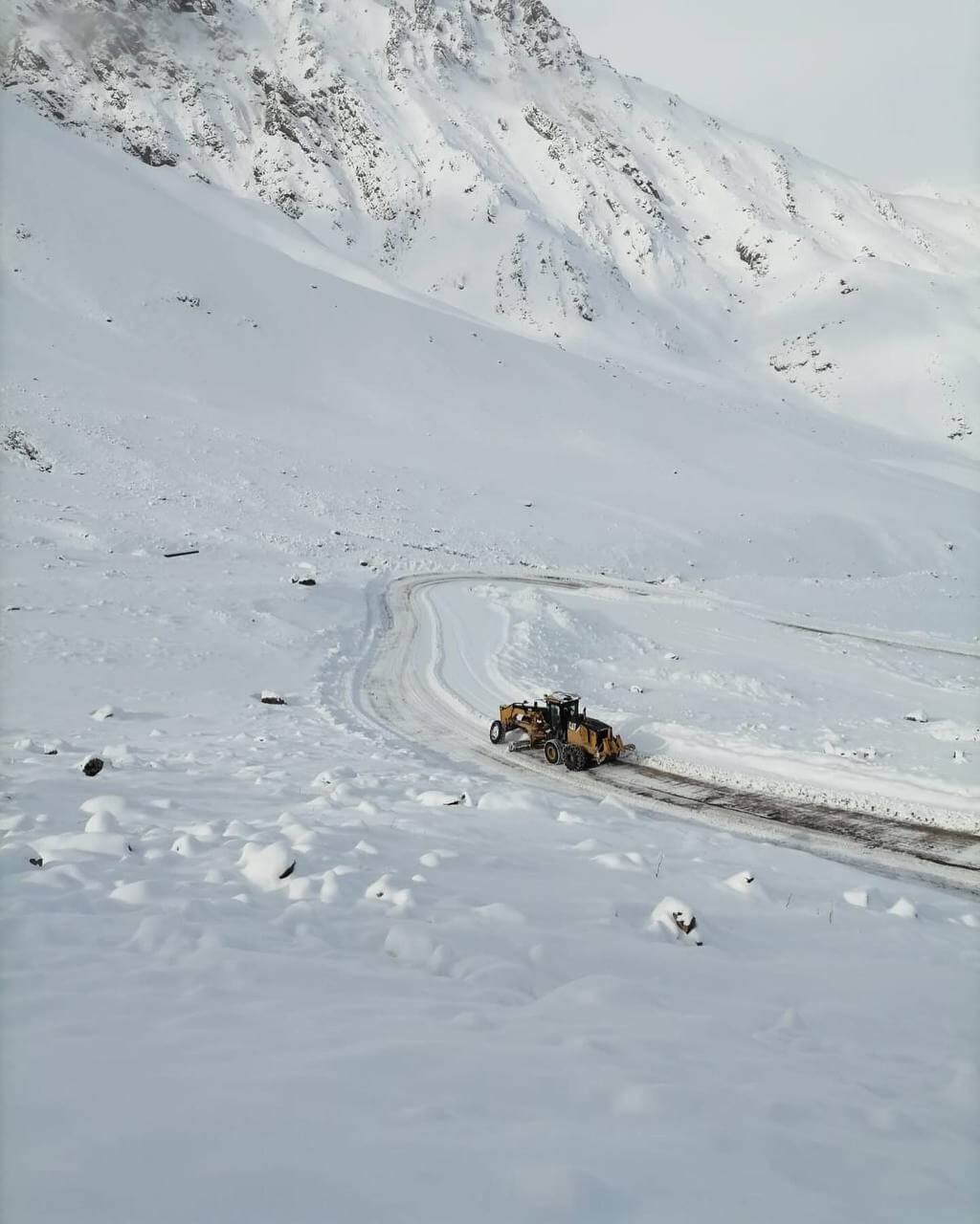 Toğanalı-Kəlbəcər yolu və Ömər aşırımında yollar qardan təmizlənir