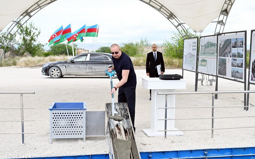 Prezident Cəbrayıl rayonunun Sarıcallı kəndinin təməlini qoyub