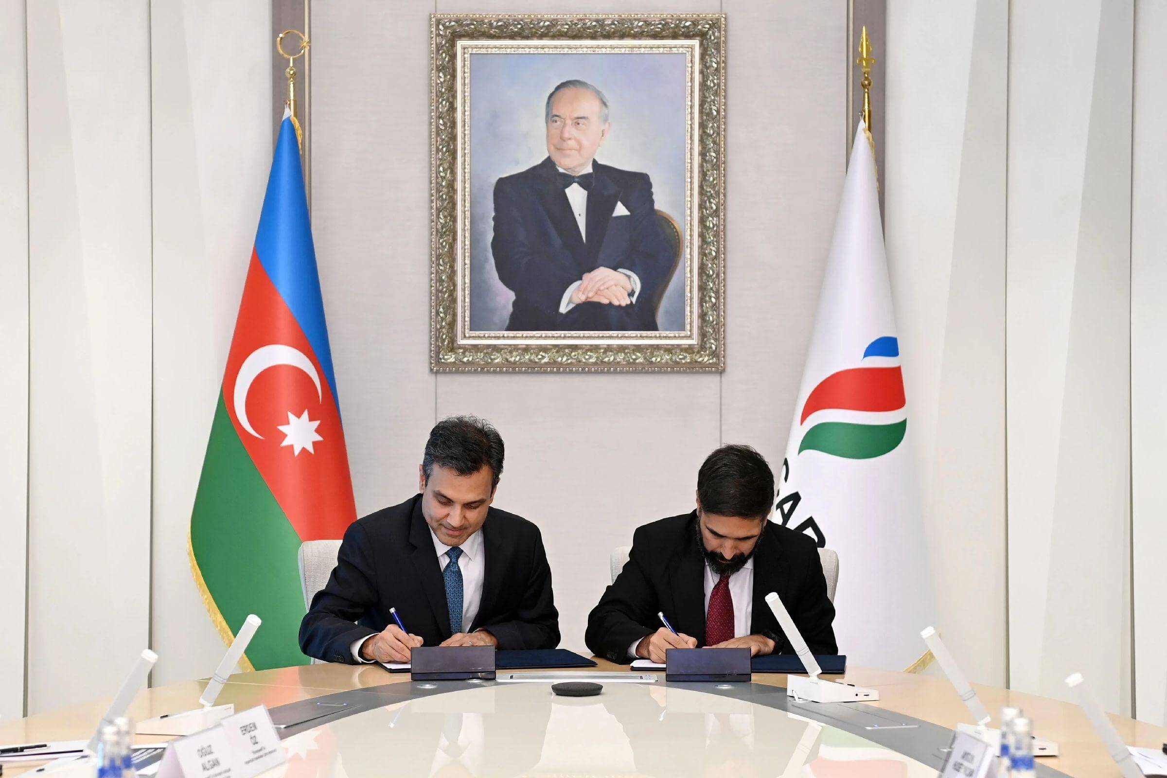 SOCAR ABŞ şirkəti ilə enerji keçidinin inkişafı məqsədilə Əməkdaşlıq Sazişi imzalayıb