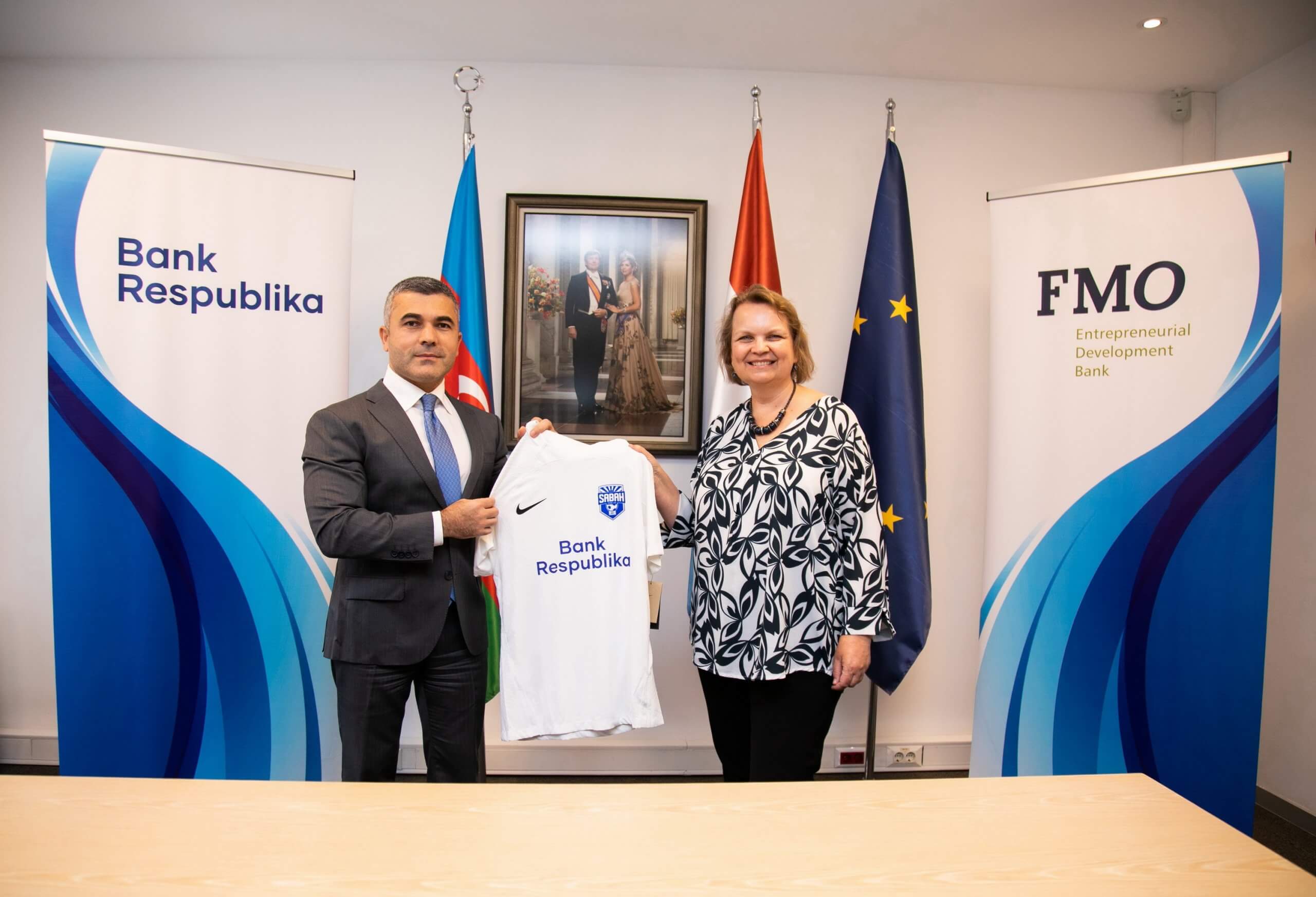 Beynəlxalq maliyyə təşkilatları yenidən “Bank Respublika”nı seçdi!