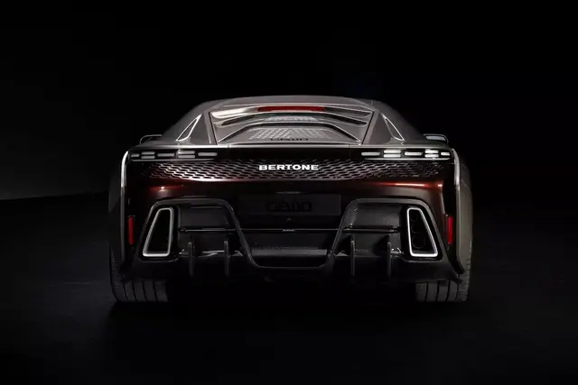 İtaliyada zibillə işləyən superkar hazırlandı - FOTO