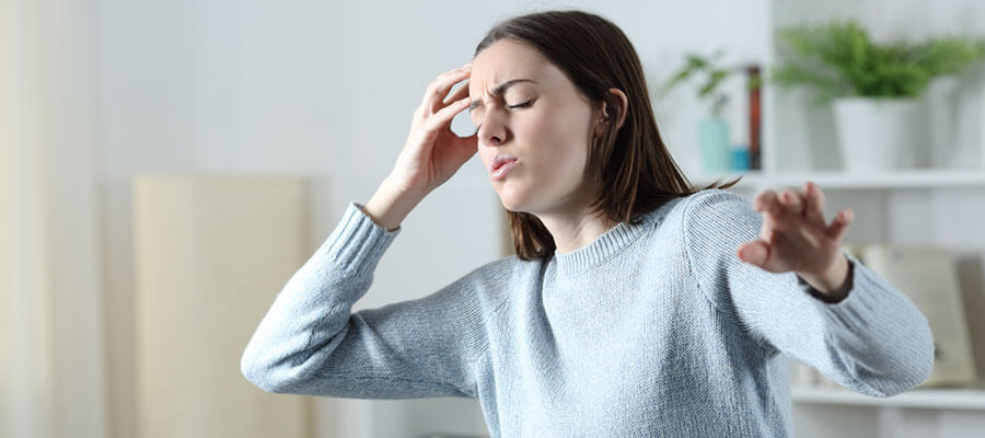 Anidən ayağa qalxanda niyə başımız fırlanır və gözlərimiz qaralır?