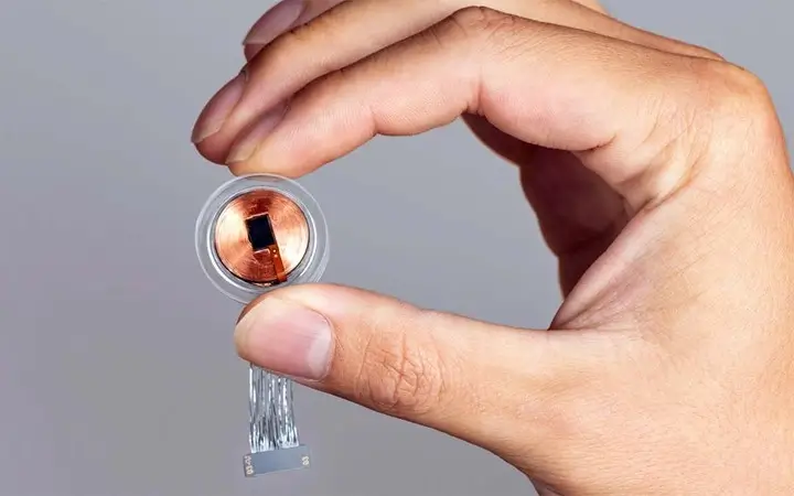 "Neuralink" beyin çipini alan şəxs düşüncələri ilə "Counter Strike 2" oynayıb