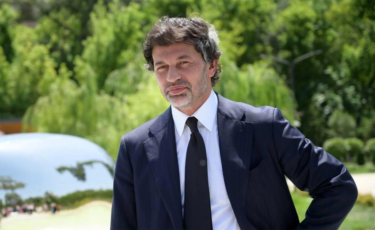 "Aİ-nin Gürcüstanı vizasız gediş-gəlişi ləğv etməklə hədələməsi adi bir şantajdır"