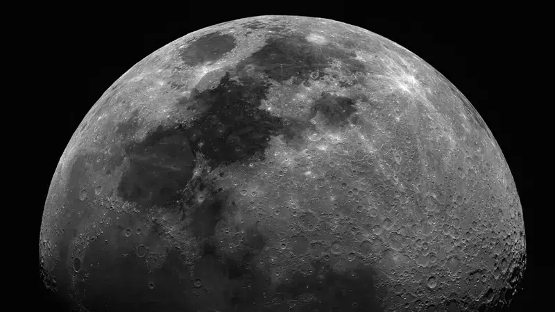 Yer müvəqqəti olaraq başqa bir Aya sahib olacaq