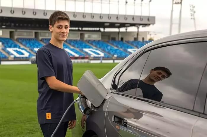 Arda Gülərə hədiyyə edilən avtomobilin qiyməti heyrət doğurdu