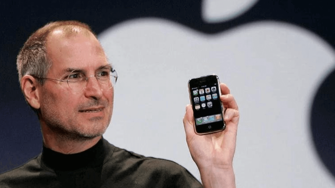 "Apple" güclü rəqiblərini geridə qoyaraq dünyanın gələcəyini necə dəyişdi?