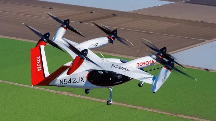 "Toyota" hava taksilərinə yarım milyard dollarlıq sərmayə qoyacaq
