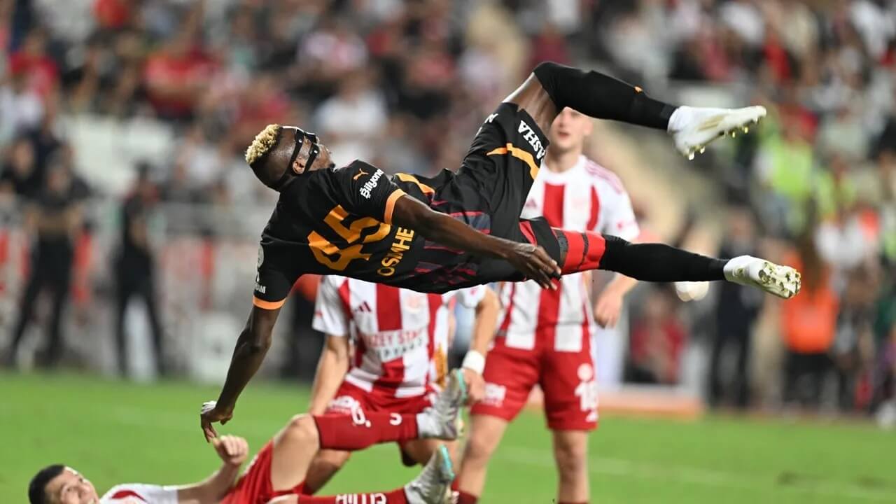 Osimhenin rövaşatası dünya futbol tarixinə düşdü - VİDEO