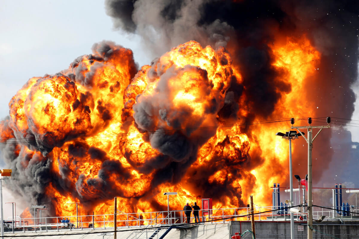 Sumqayıtda müəssisədə partlayış olub, xəsarət alanlar var