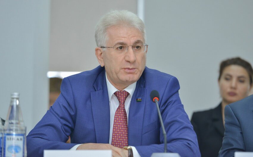 Deputat: "15 minə yaxın əhalisi olan kənddə bankomat yoxdur"