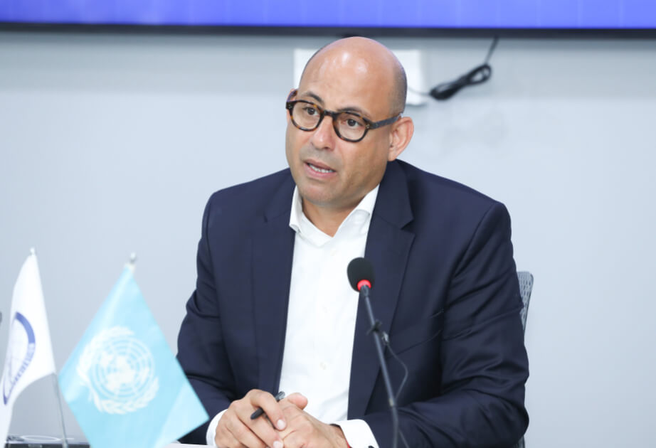 Saymon Stil: "İqlim dəyişikliyi ilə mübarizəyə 2 trilyon dollar ayrılmalıdır"