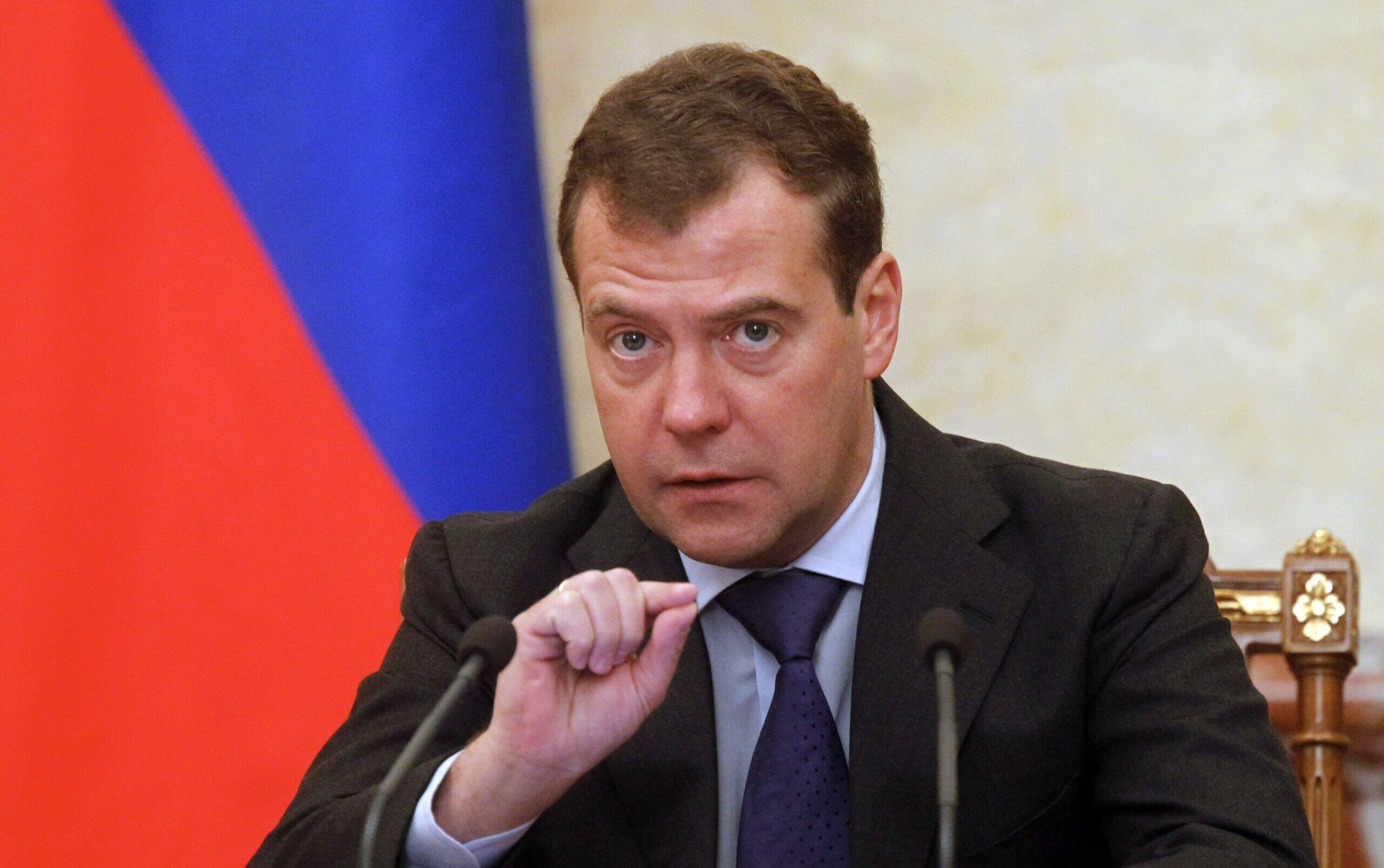 Medvedev nüvə silahının istifadəsi riskinin yüksək olduğunu açıqlayıb
