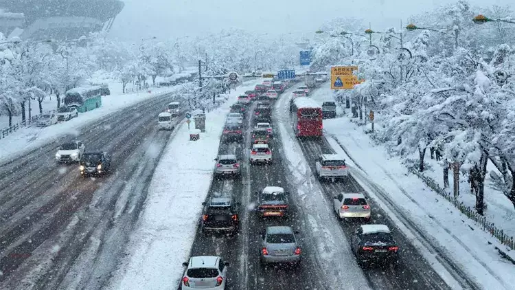 100 ilin ən güclü qarı yağdı: 4 nəfər öldü