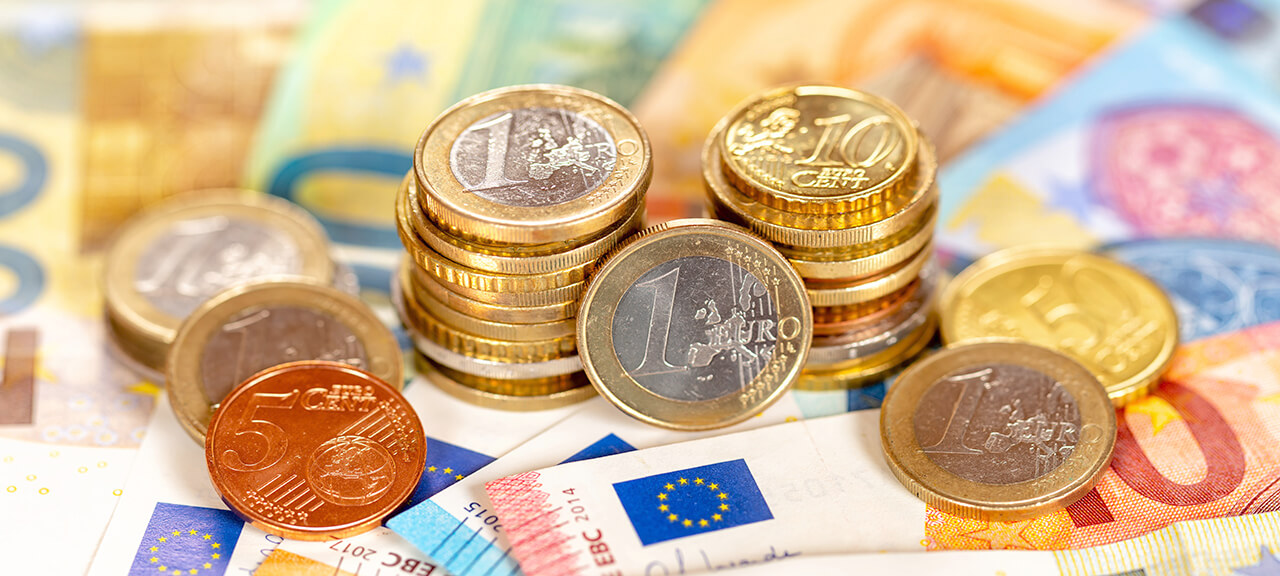 Rəsmi məzənnələr açıqlandı