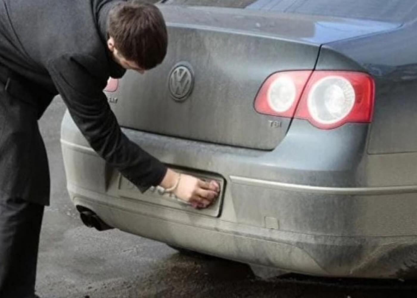 Dövlət qeydiyyat nişanlarını təmiz saxlamayan sürücülər cərimələnəcək