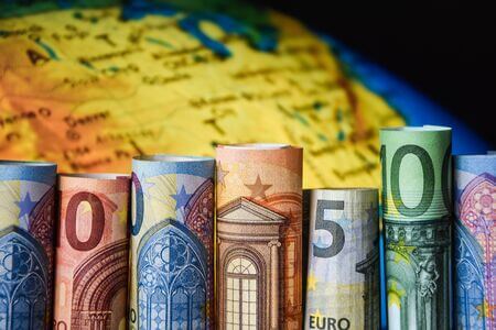 Rəsmi məzənnələr açıqlandı