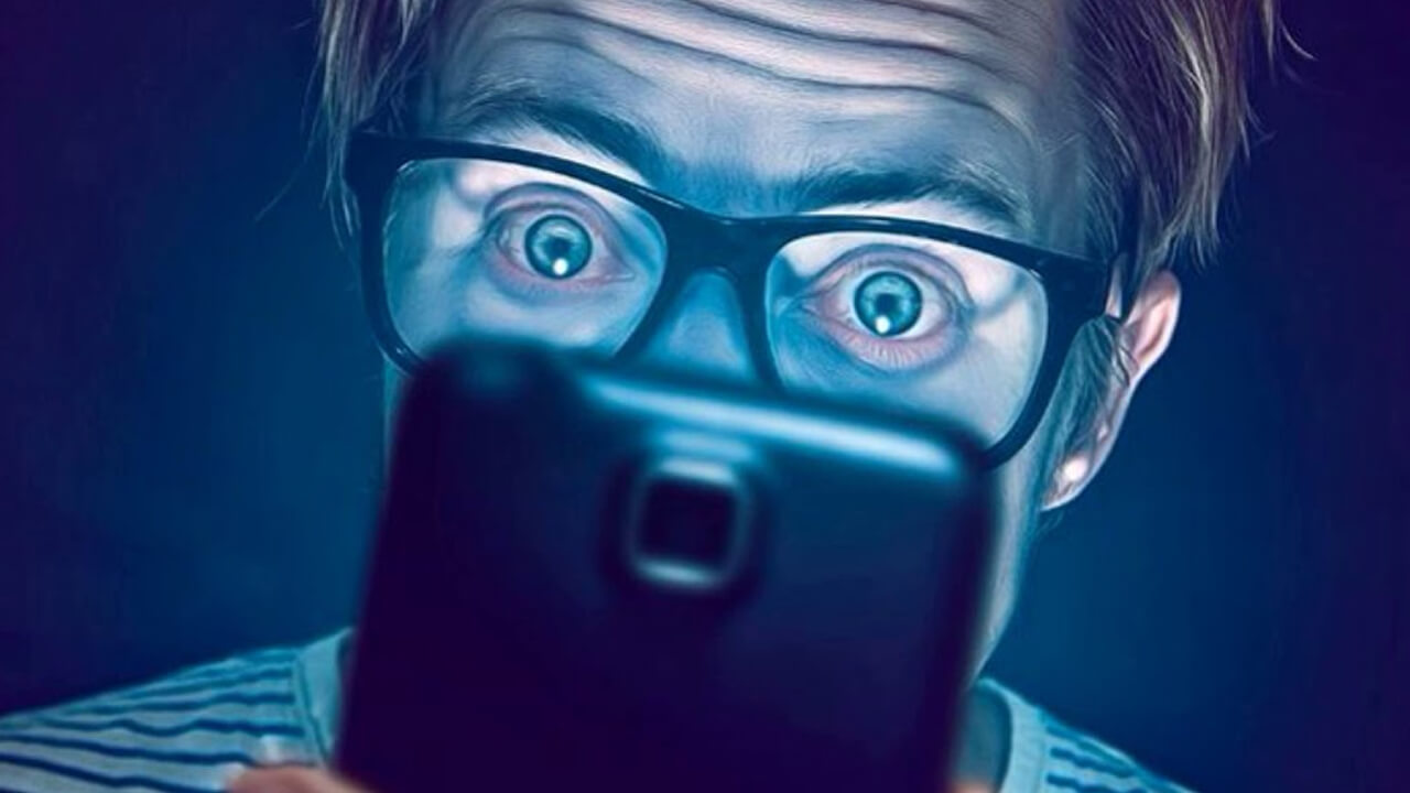 Telefonunuzun mavi işığı yuxunuzu nə qədər gecikdirir?