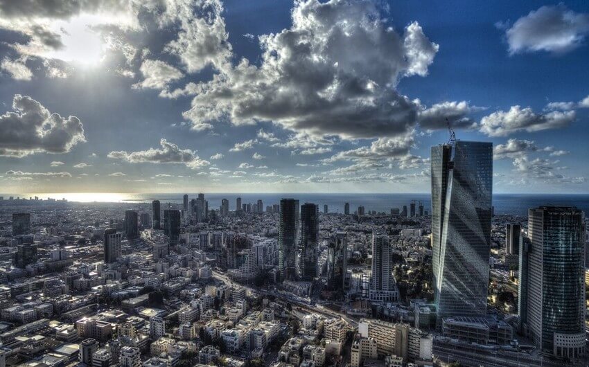 Təl-Əvivdə hava həyəcanı: 20 nəfər xəsarət aldı