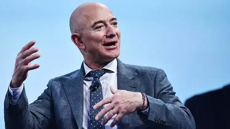 Ceff Bezos Mayamidəki “milyarderlər cənnətinə" köçməklə 1 milyard dollar qazanıb