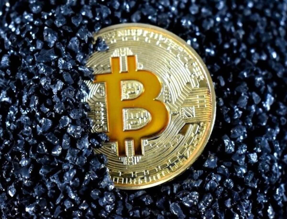 "Bitcoin" yenidən yüksəlib