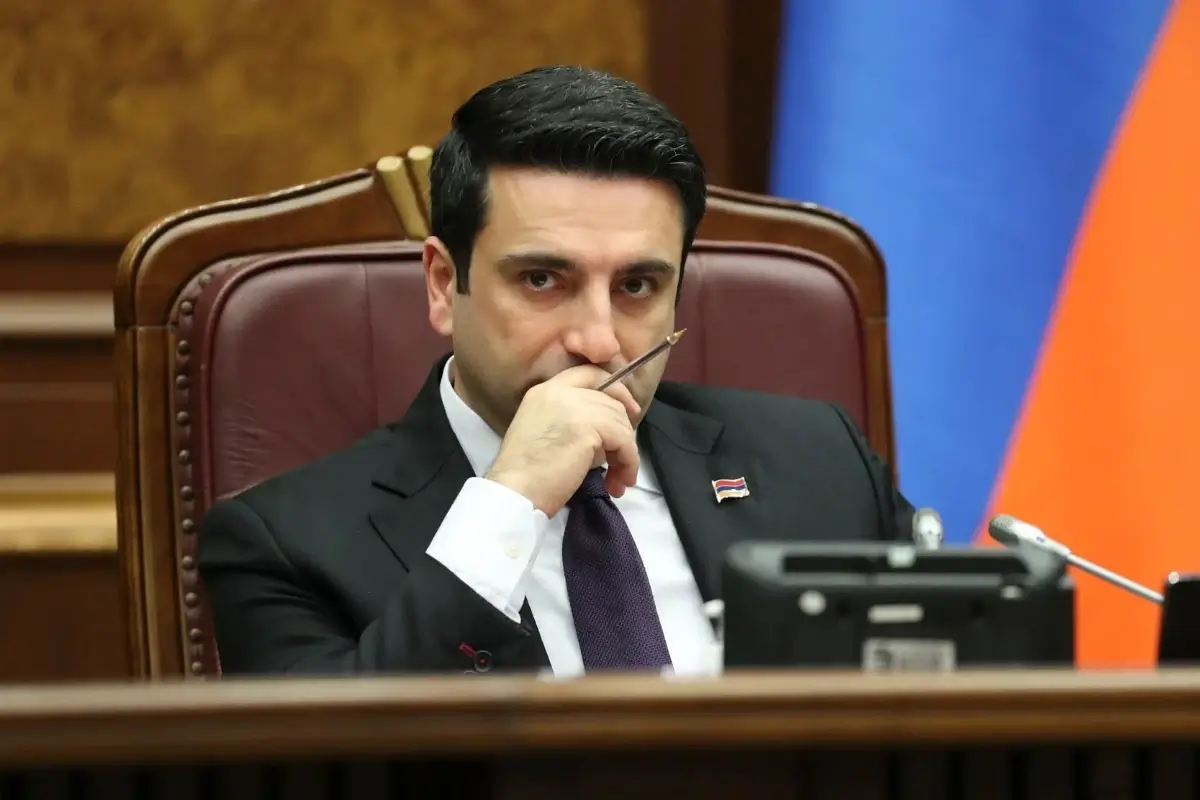 Simonyan: Ermənistan Aİİ-dən çıxmağa hazırlaşmır