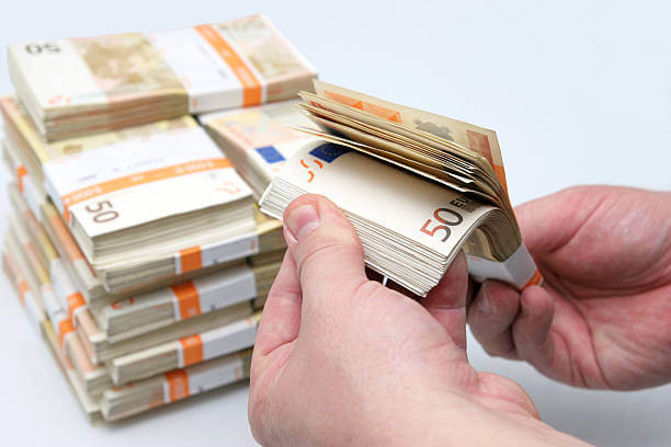 Rəsmi məzənnələr açıqlandı