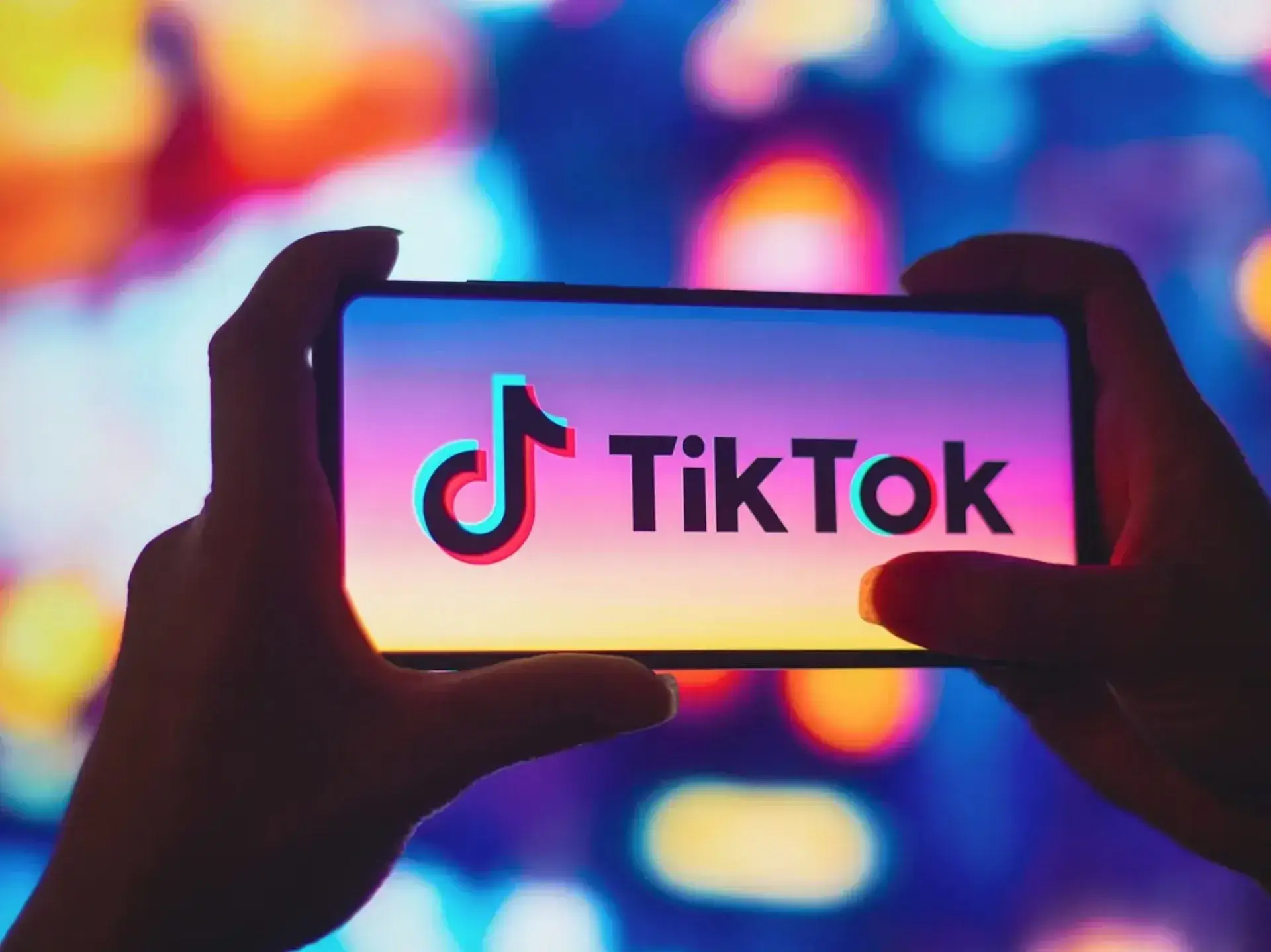 Donald Tramp "TikTok"u kimin almasını istədiyini açıqladı