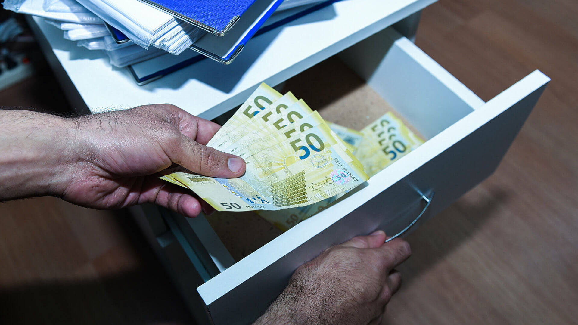 Korrupsiya barədə məlumat verən şəxs və yaxınlarına təzyiq edilməsi qadağan olunur