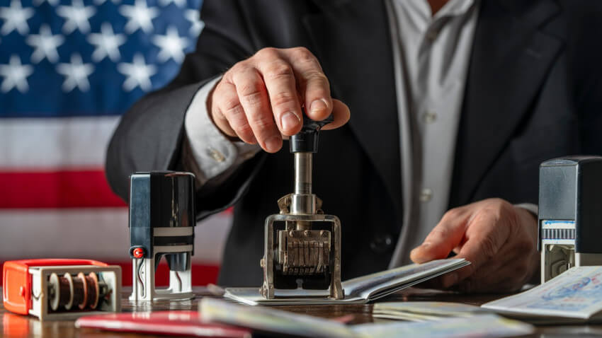 Amerika pasportlarında X seçimi çıxarılır