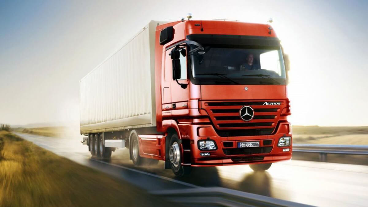 Avtomobil nəqliyyatı ilə beynəlxalq yük daşımaları 9% artıb