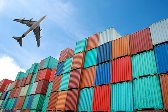 Hava nəqliyyatı ilə beynəlxalq yük daşımaları 20%-dən çox azalıb