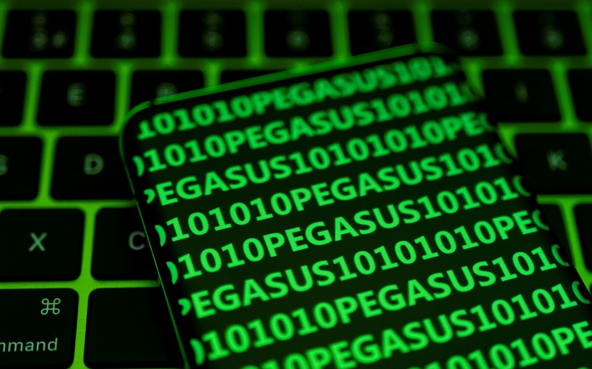 Polşada 570-dən çox siyasətçinin telefonu dinlənilib