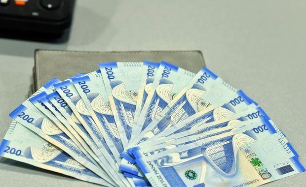 Ədliyyə Nazirliyinin hərbi qulluqçuları və xüsusi rütbəsi olan əməkdaşlarının maaşları artırılıb