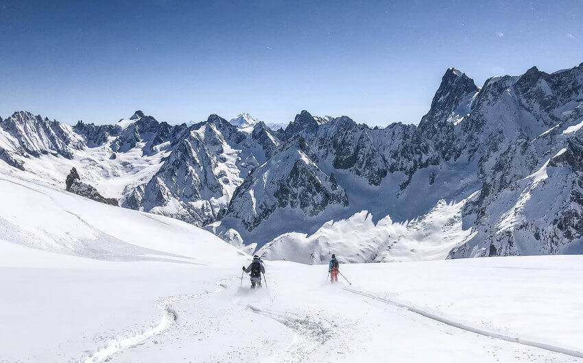 Fransanın Alp dağlarında qar uçqununda beş xizəkçi həlak olub
